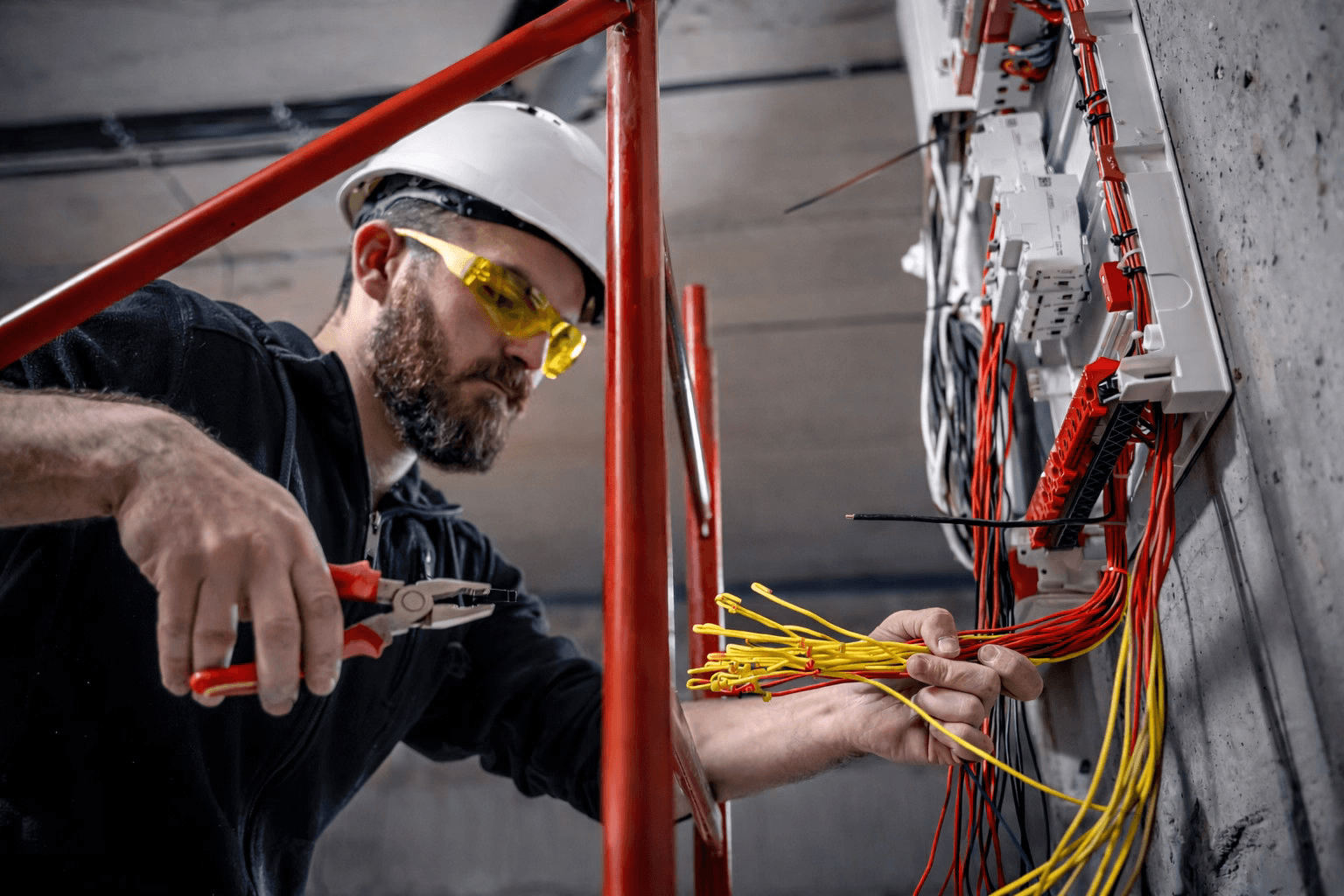 Budova s elektroinstalací